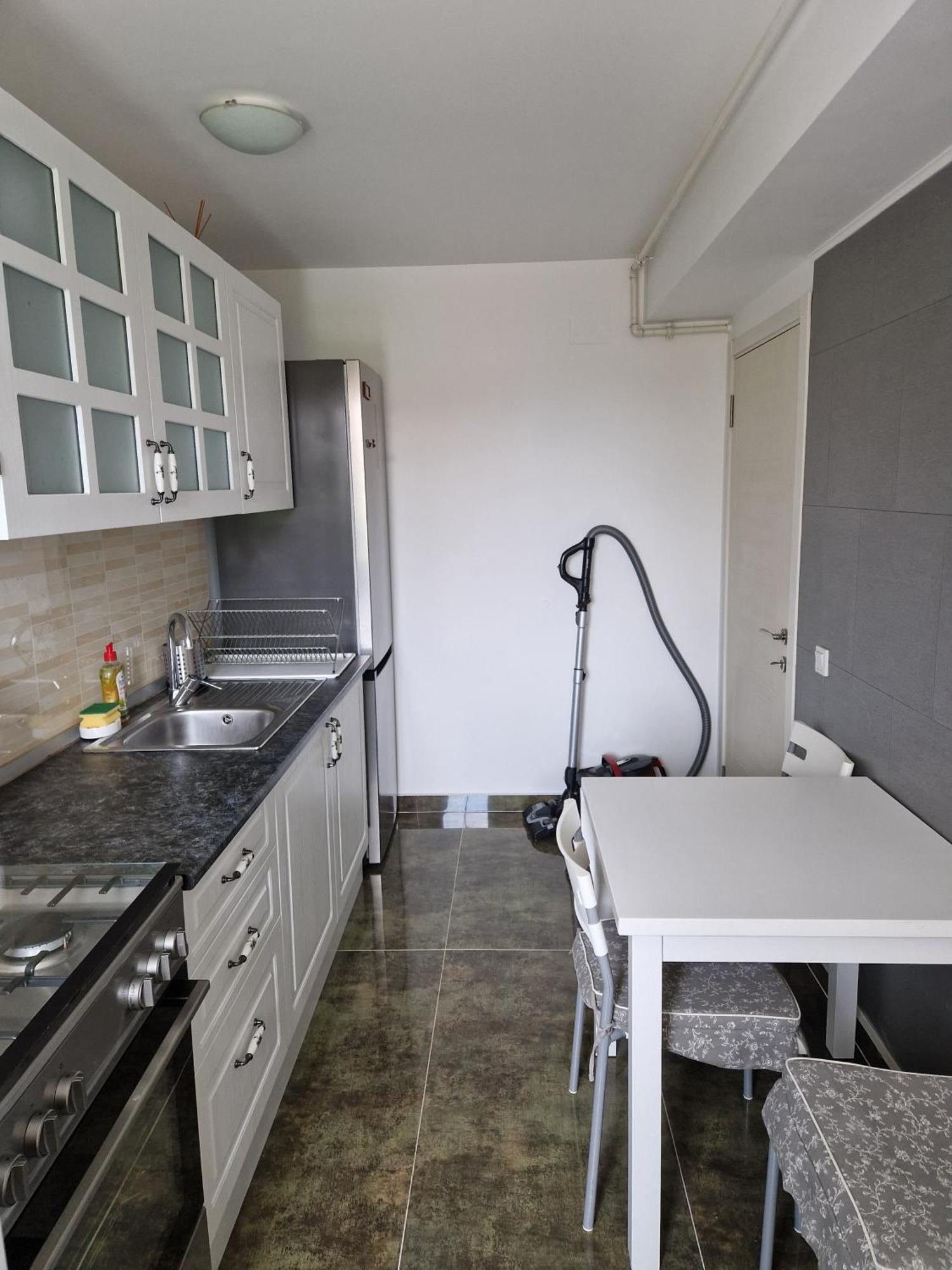 Apartament In Отопень Екстер'єр фото