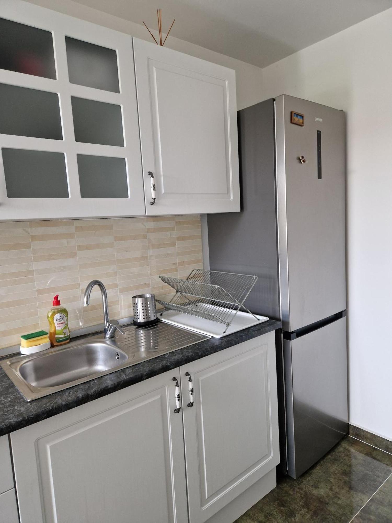 Apartament In Отопень Екстер'єр фото