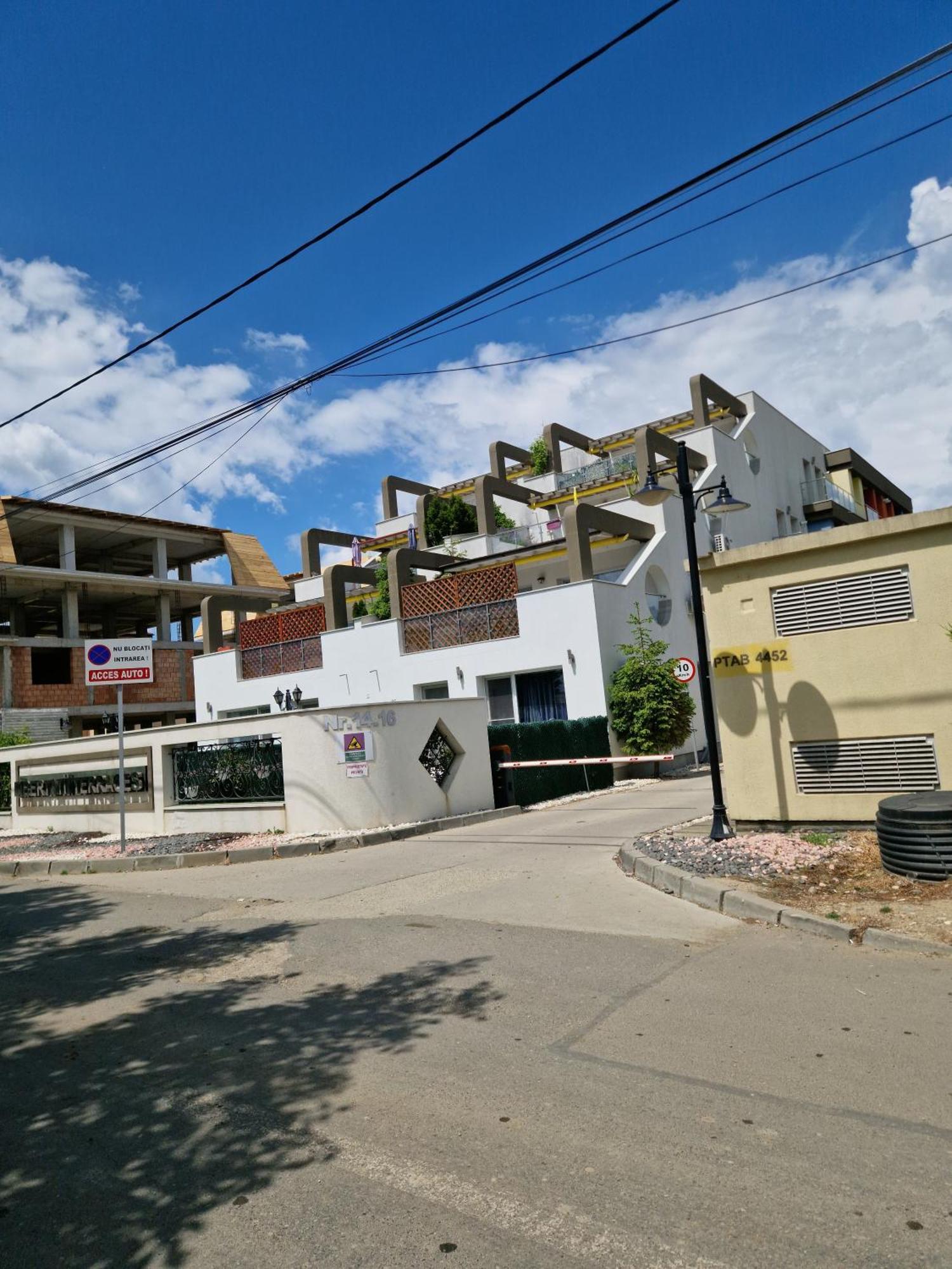 Apartament In Отопень Екстер'єр фото