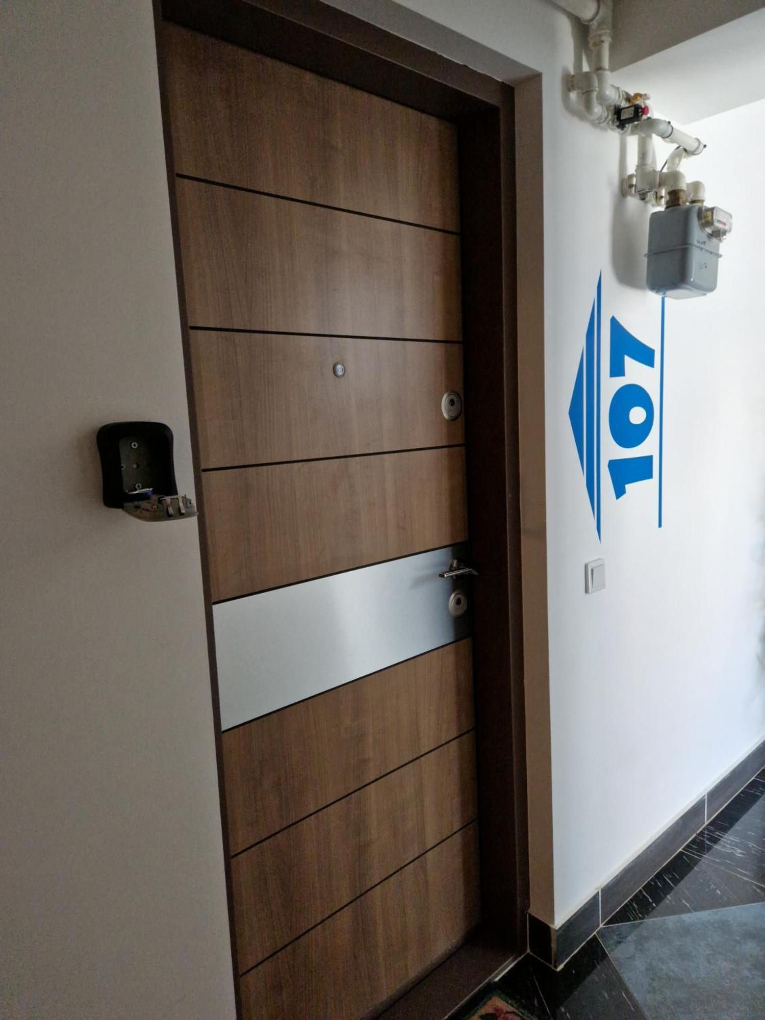 Apartament In Отопень Екстер'єр фото