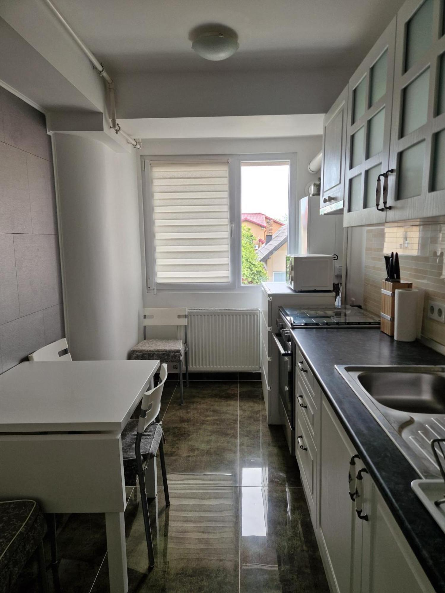 Apartament In Отопень Екстер'єр фото